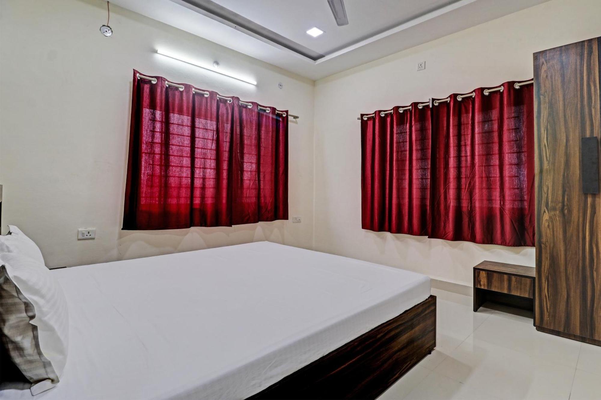 Super Hotel O Midway Treat Dhar Exterior photo